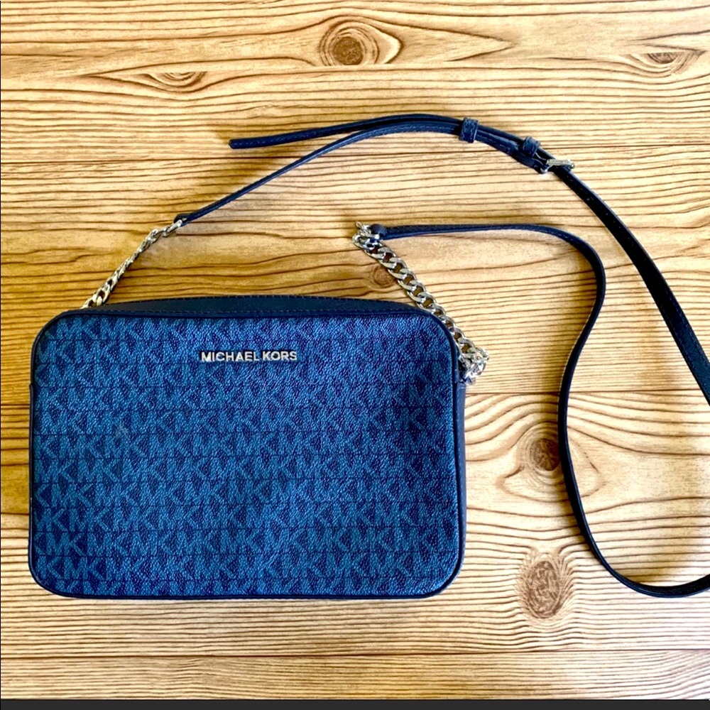 Michael Kors Crossbody💙